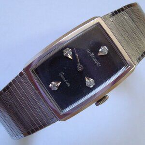 VINTAGE WIND UP LADY WITTNAUER  ,RUN GREAT